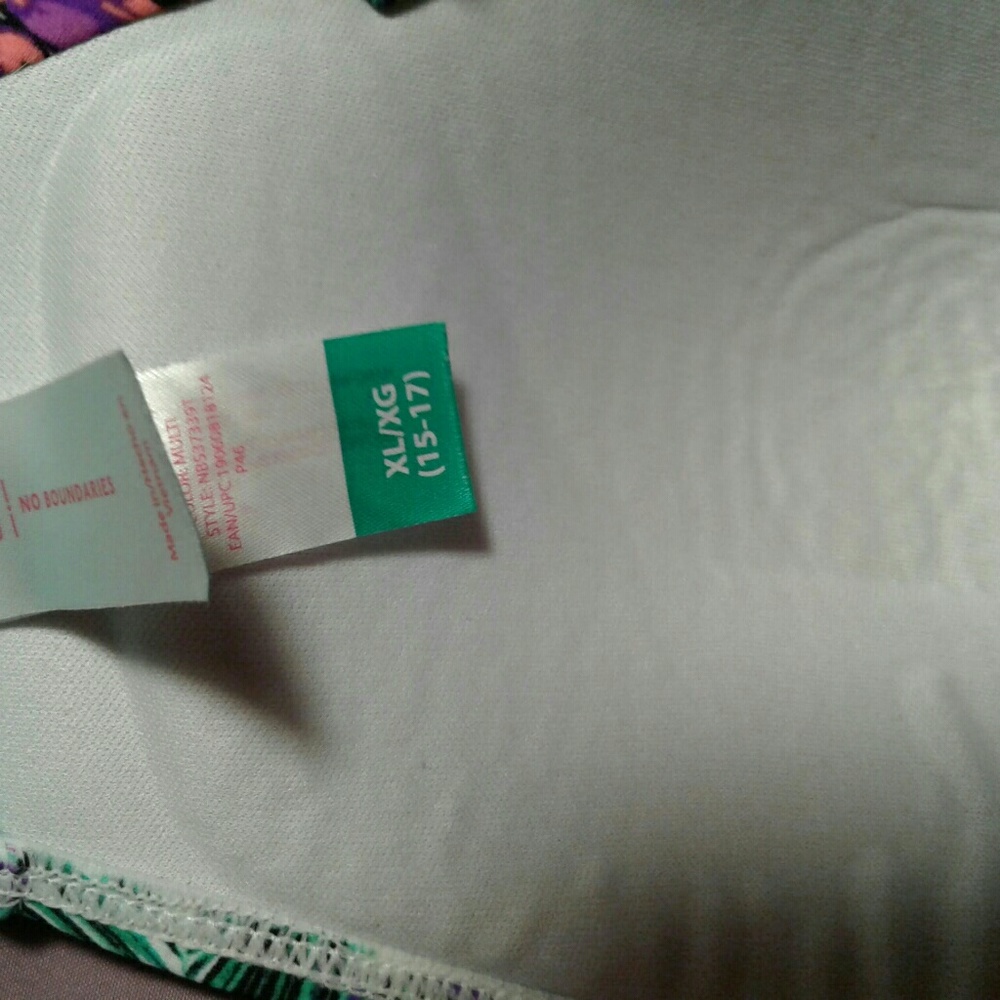 (NWOT )1XL (15-17) BIKINI TOP $15 - Picture 3 of 4